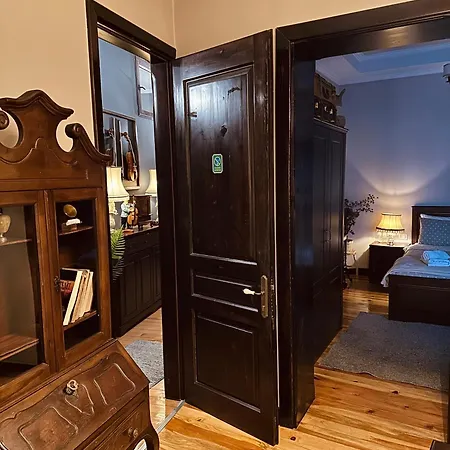 Elezi 2 Guest house Korce