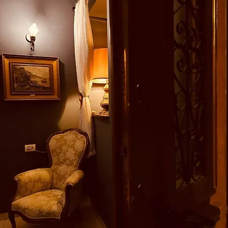 Elezi 2 Casa de hóspedes 4*
